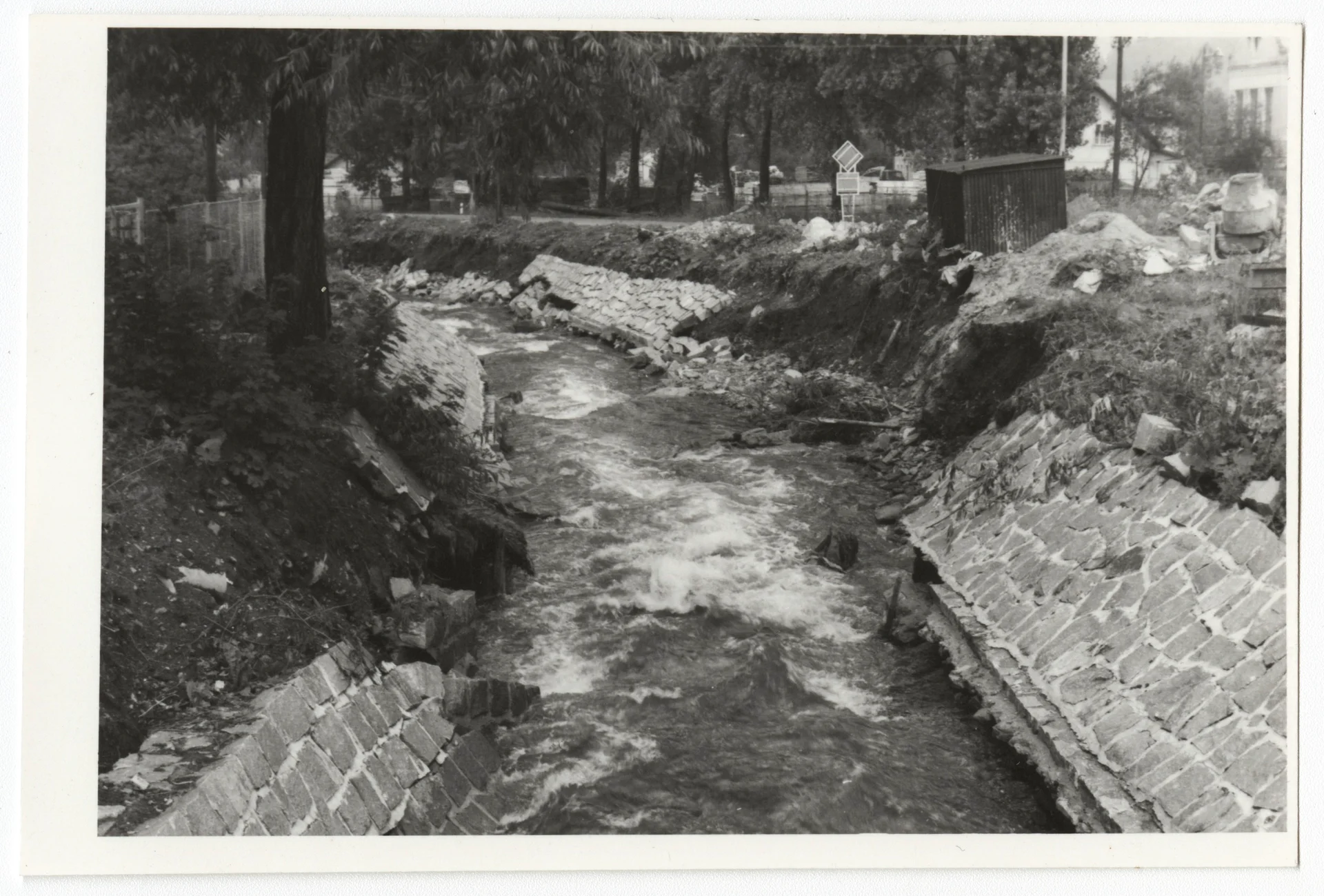 Náhledový obrázek předmětu Povodeň r. 1977: Bukovice (čb. fotografie)
