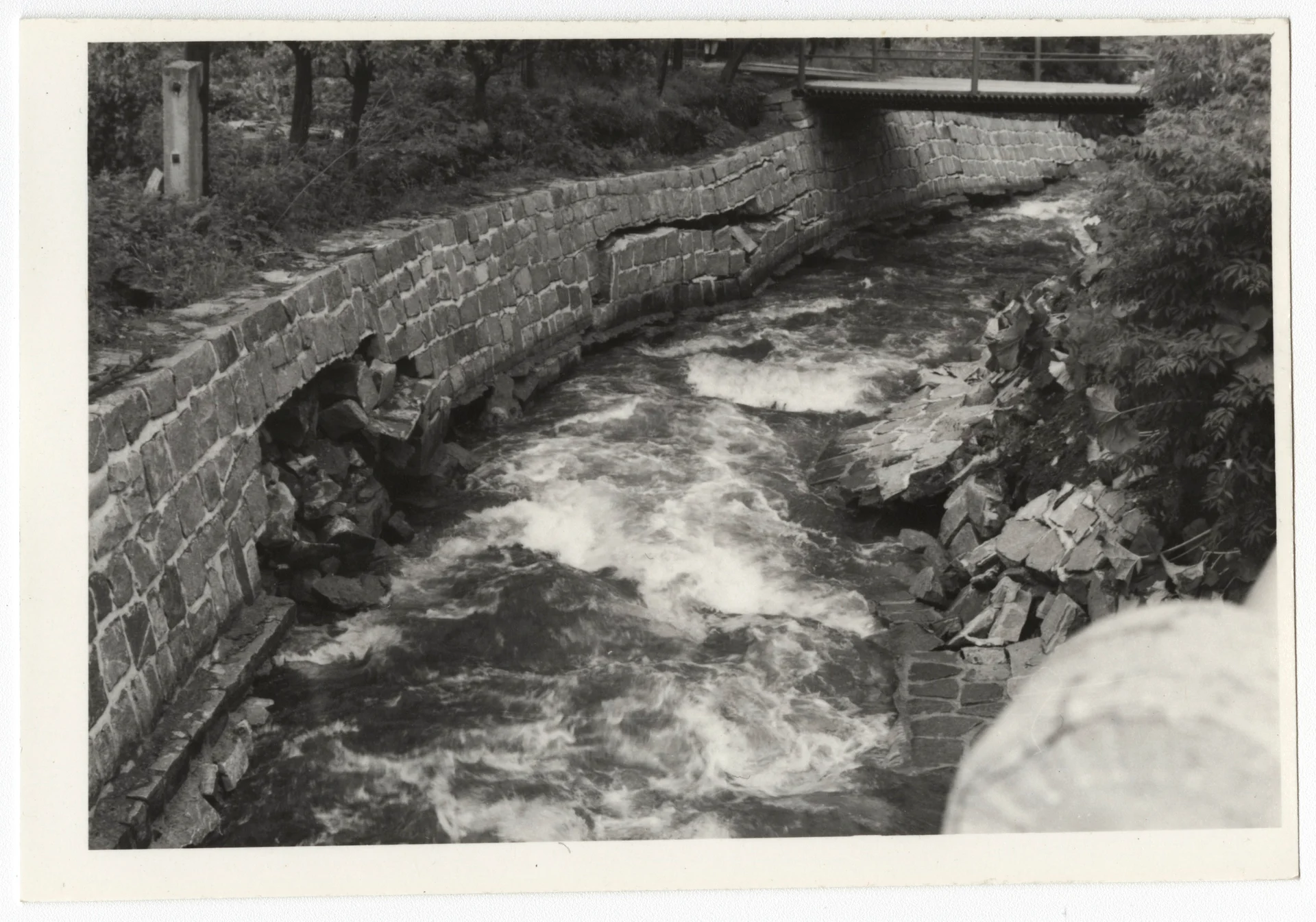 Náhledový obrázek předmětu Povodeň r. 1977: Bukovice (čb. fotografie)