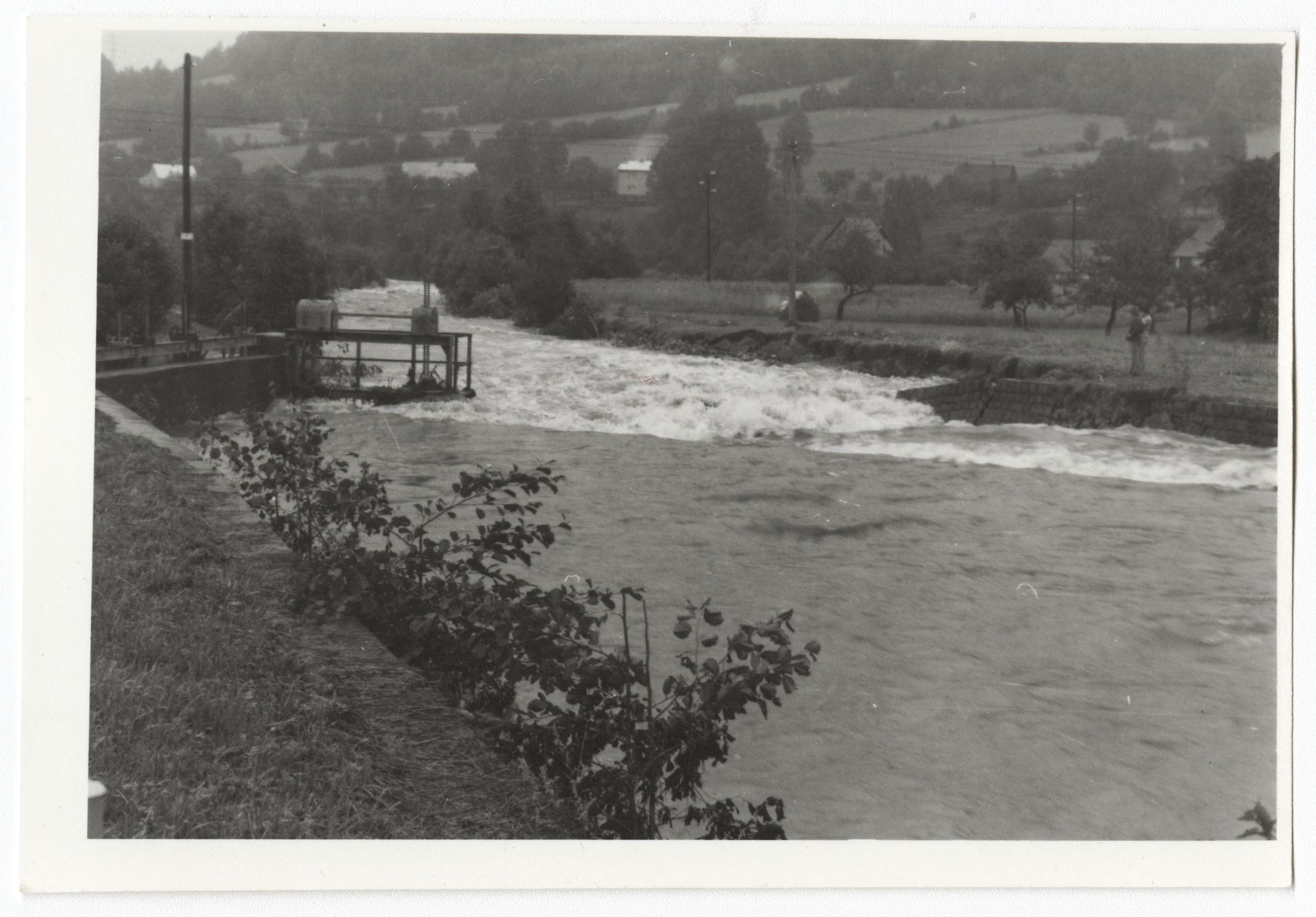 Náhledový obrázek Povodeň r. 1977: Česká Ves (čb. fotografie) - 1