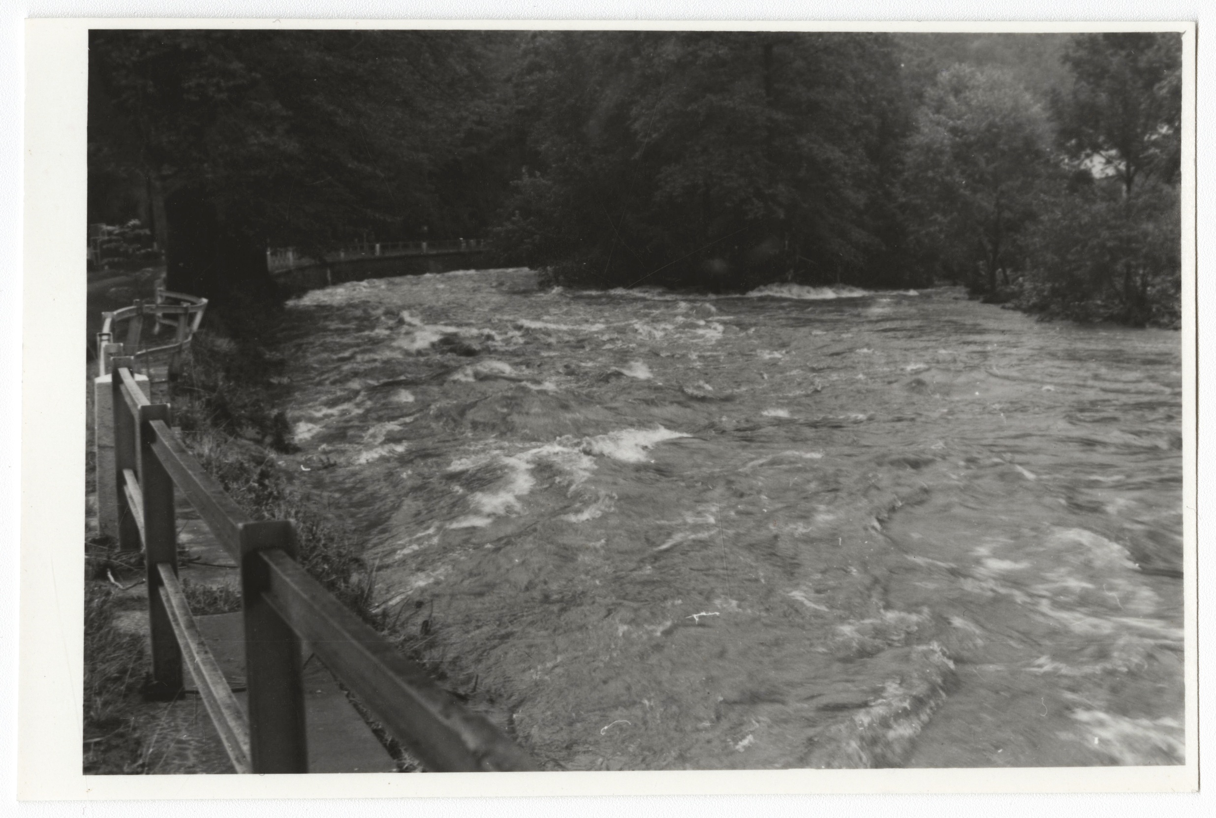 Náhledový obrázek Povodeň r. 1977: Písečná (čb. fotografie) - 1