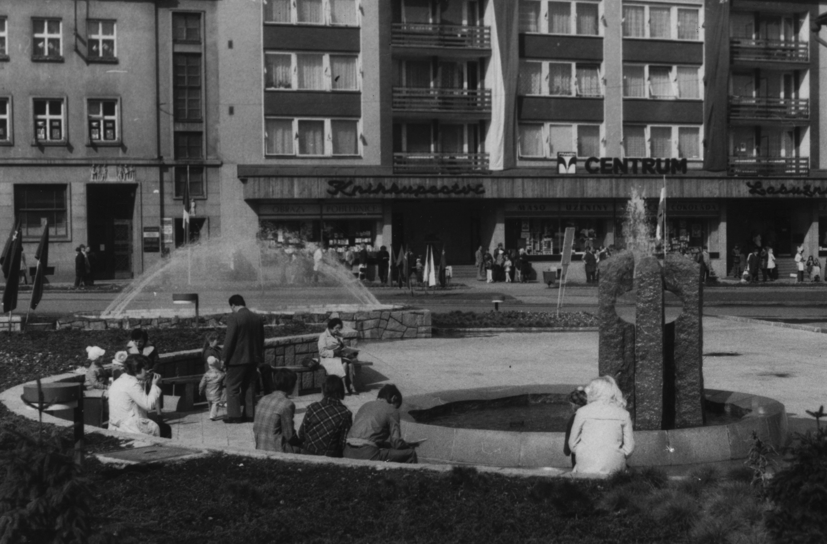Náhledový obrázek Prvomájová slavnost 1976 (čb. fotografie) - 1