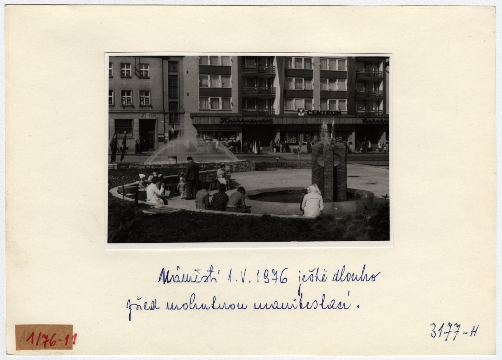 Náhledový obrázek Prvomájová slavnost 1976 (čb. fotografie) - 2