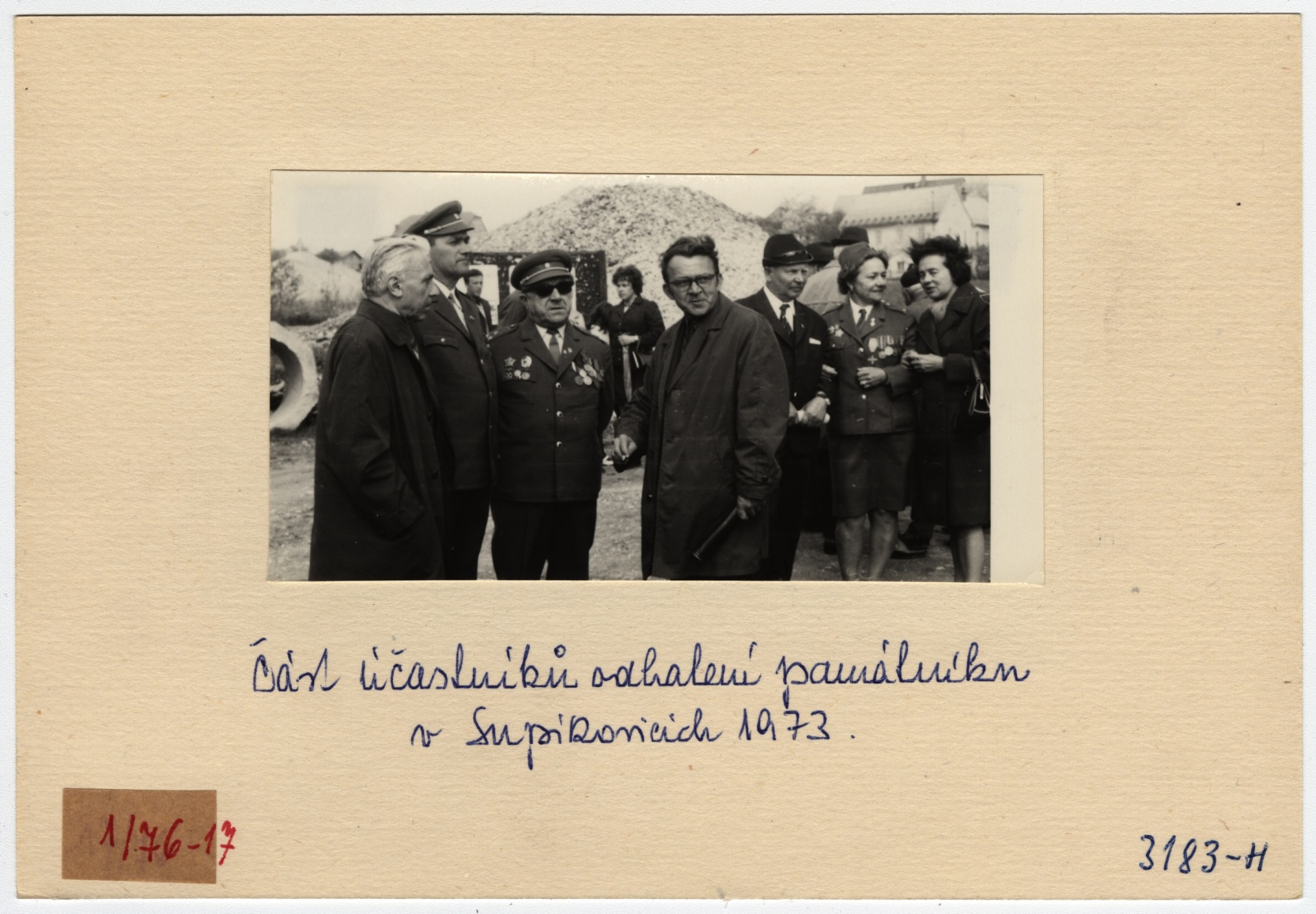 Náhledový obrázek Odhalení památníku v Supíkovicích (čb. fotografie) - 2