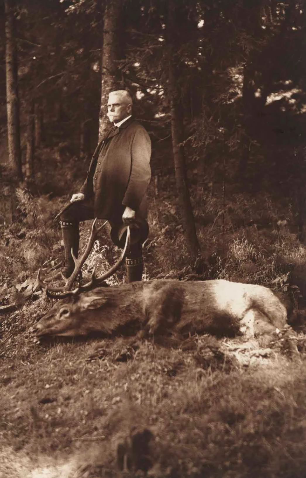 Náhledový obrázek předmětu Karel Kramář se skoleným jelenem