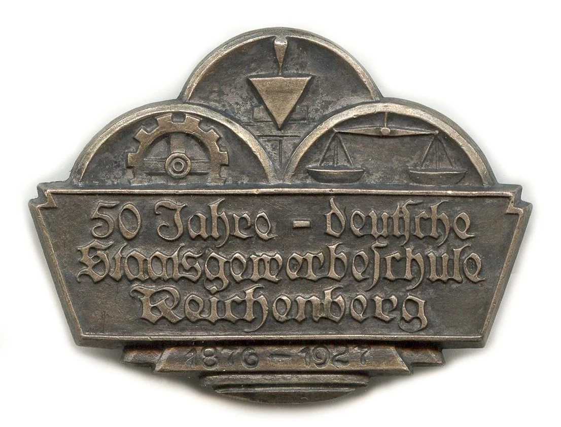 Náhledový obrázek předmětu Odznak upomínkový - 50 let německé státní průmyslové školy v Liberci, 1876-1927