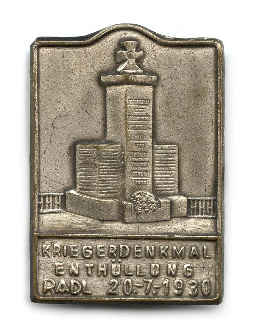Náhledový obrázek předmětu Odznak upomínkový - Odhalení pomníku obětem první světové války v Rádle 20. 7. 1930