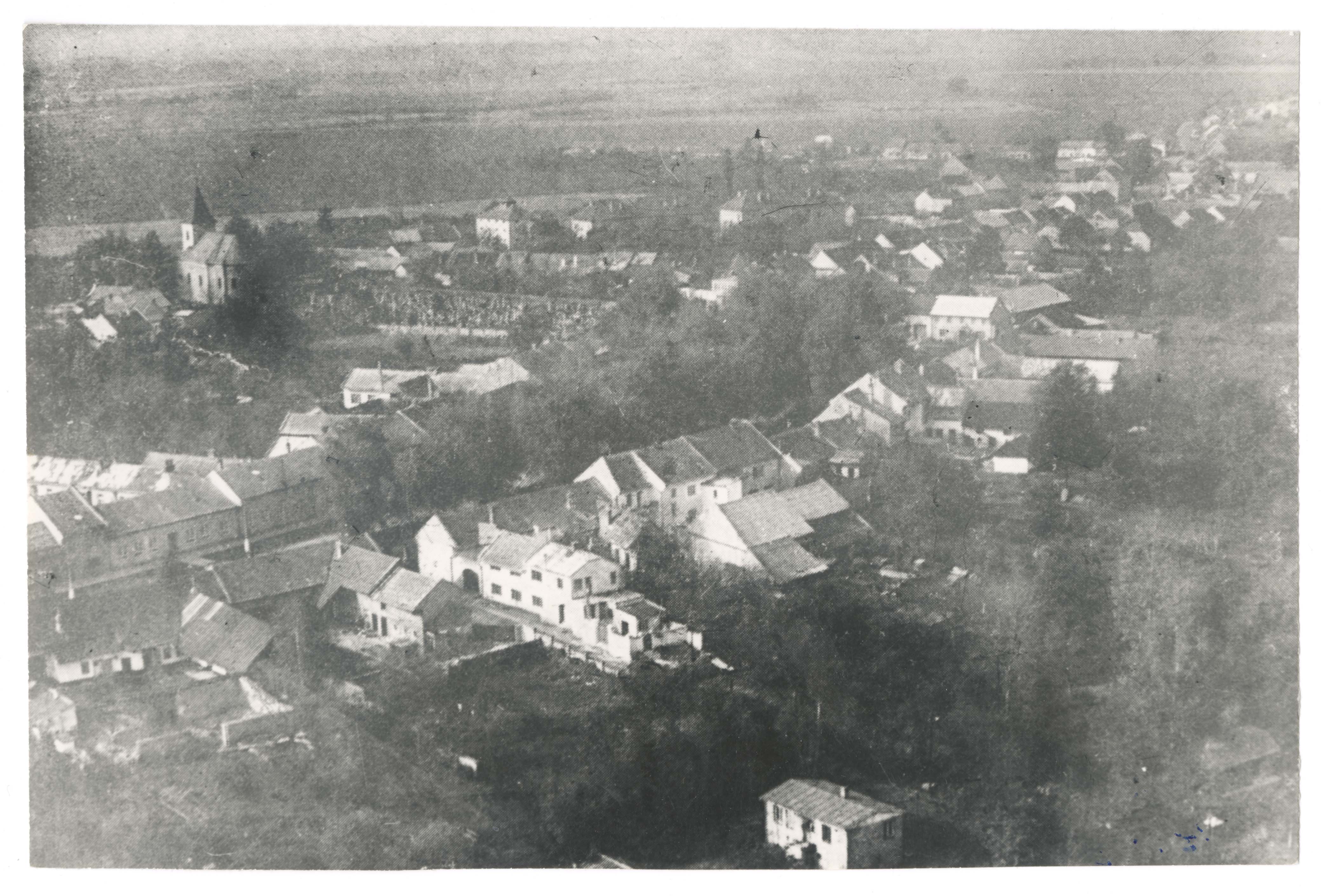 Náhledový obrázek Tovačov - pohled z věže - 1