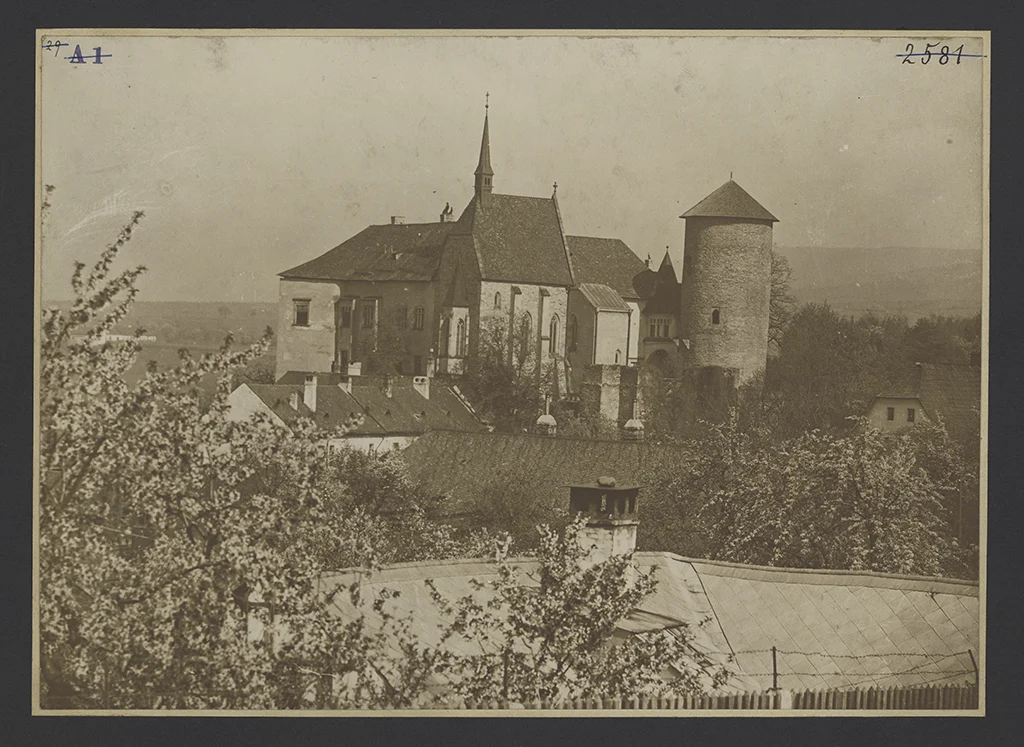 Náhledový obrázek předmětu Fotografie šternberského hradu po opravě 
