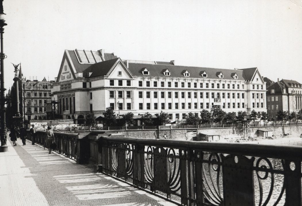 Náhledový obrázek Novostavba Právnické fakulty University Karlovy - 1