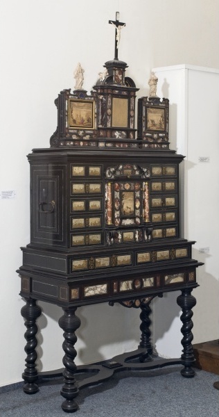 Náhledový obrázek Sekretář s krychlovým tabernáklem - 1