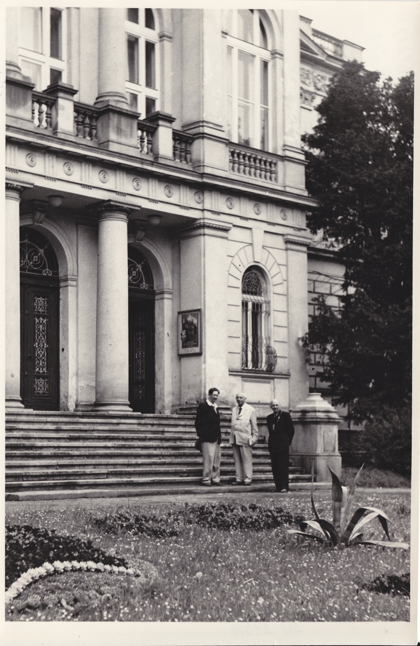 Náhledový obrázek Fotografie - Prof. Ferdinand Pax na návštěvě Slezského ústavu - 5