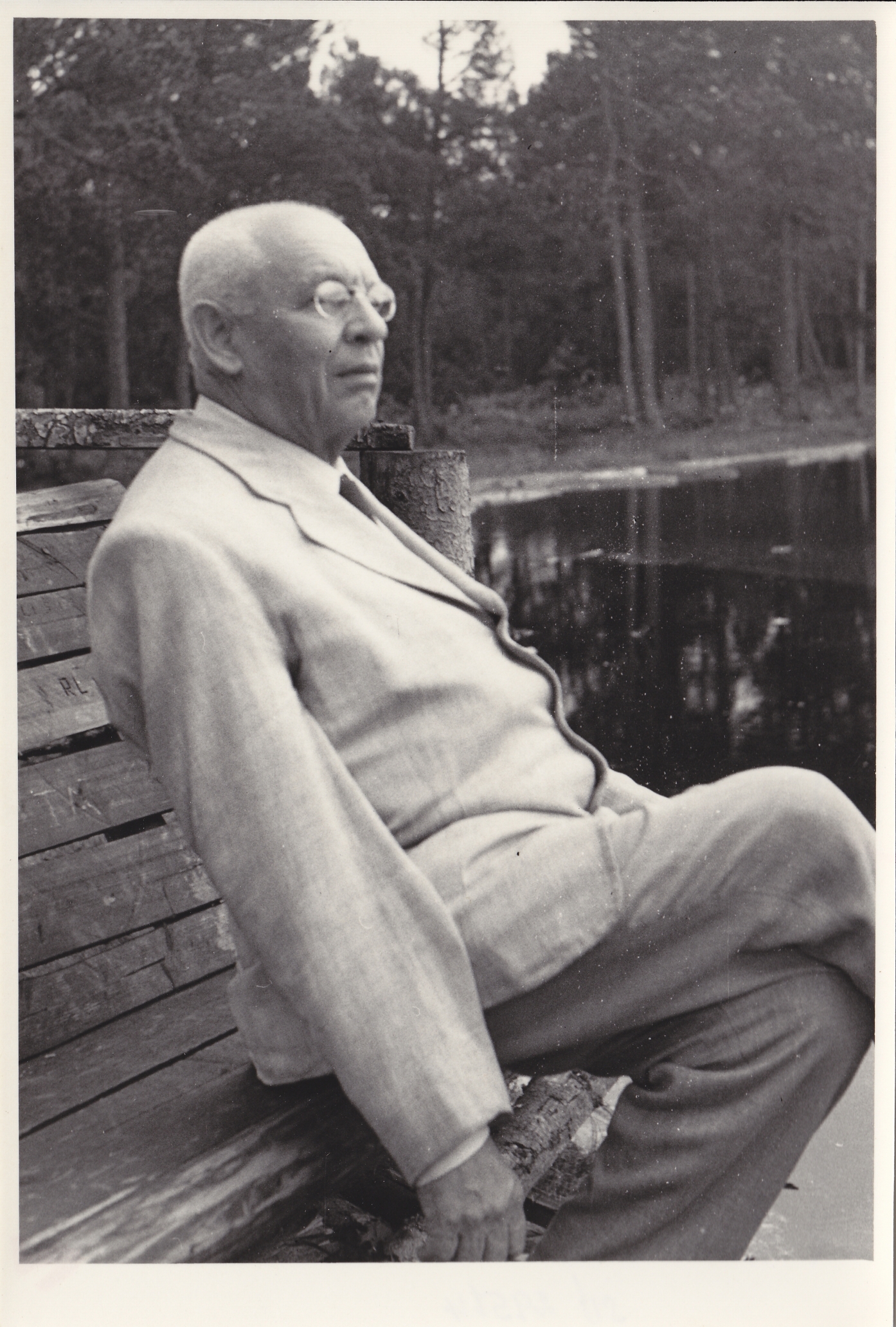 Náhledový obrázek Fotografie - Prof. Ferdinand Pax na návštěvě Slezského ústavu - 4