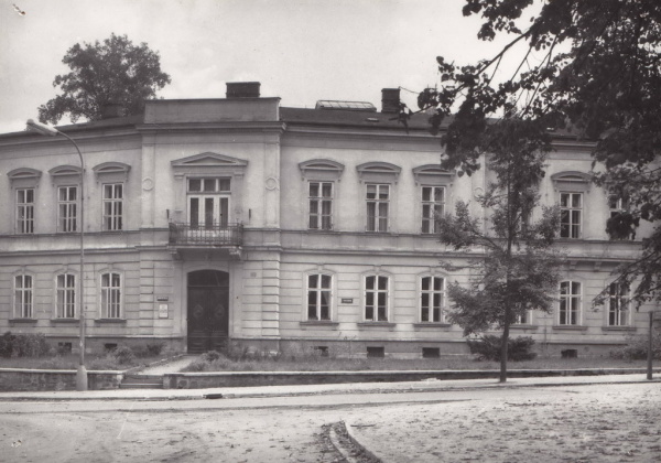 Náhledový obrázek Fotografie - budova ředitelství Slezského muzea v Opavě, 1974 - 1