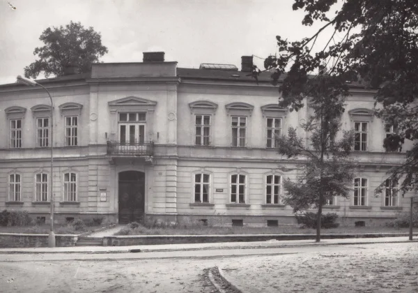 Obrázek Fotografie - budova ředitelství Slezského muzea v Opavě, 1974